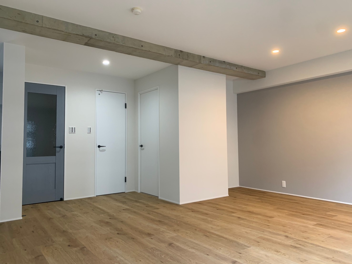 マンションリフォーム福岡市中央区 内装リフォーム お好きな色のドアも選べます 福岡県春日市のリノベーション リフォーム 杜プラス